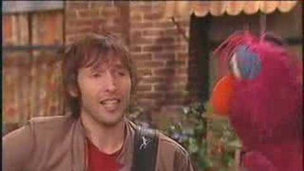 Screenshot of My Triangle, James Blunt on Sesame Street