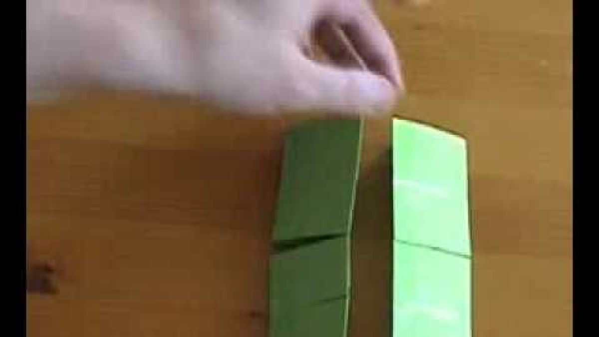 Screenshot of Crazy paper thing